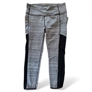 Athleta Womens Black White Striped Capri Leggings Mesh Activewear Size Medium